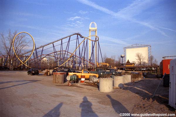 Queue area, footers for final brakes in foreground