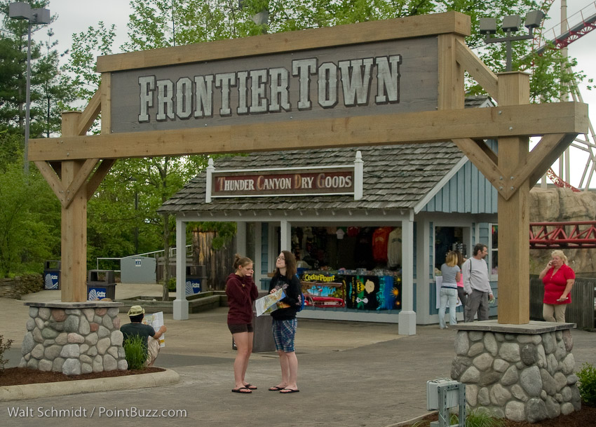 Frontiertown sign
