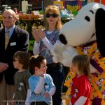 Dick Kinzel, Lauren Holly and family, and Snoopy